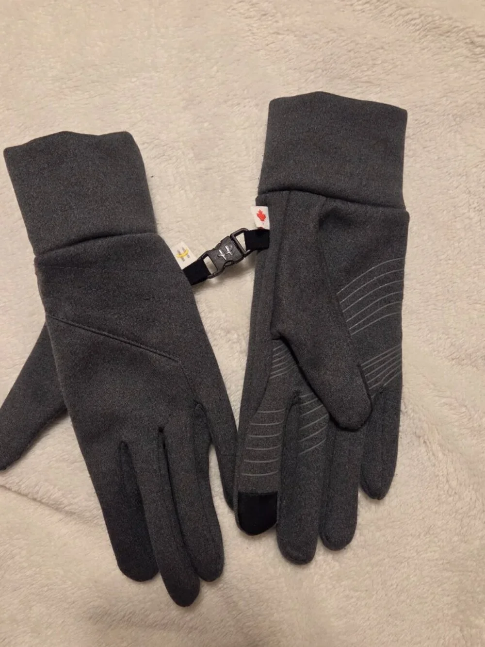 Tentree Sustainable Fleece Touchscreen Gloves Dark Grey Eco-Friendly Winter Gear